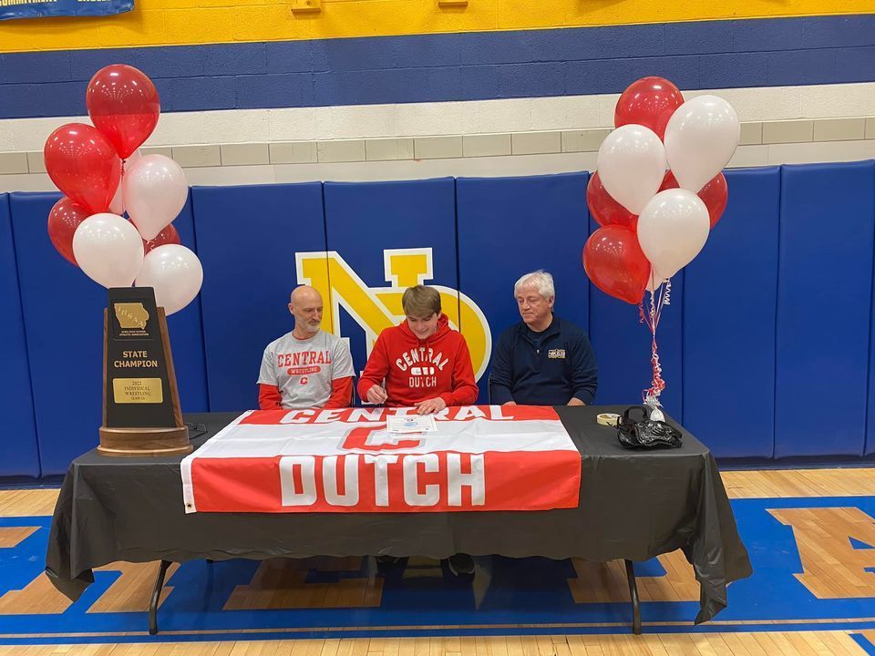 Sam West signs with Central